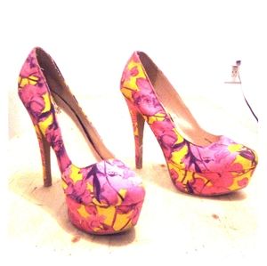 Charlotte Russe  hott pink/ylw staletoes